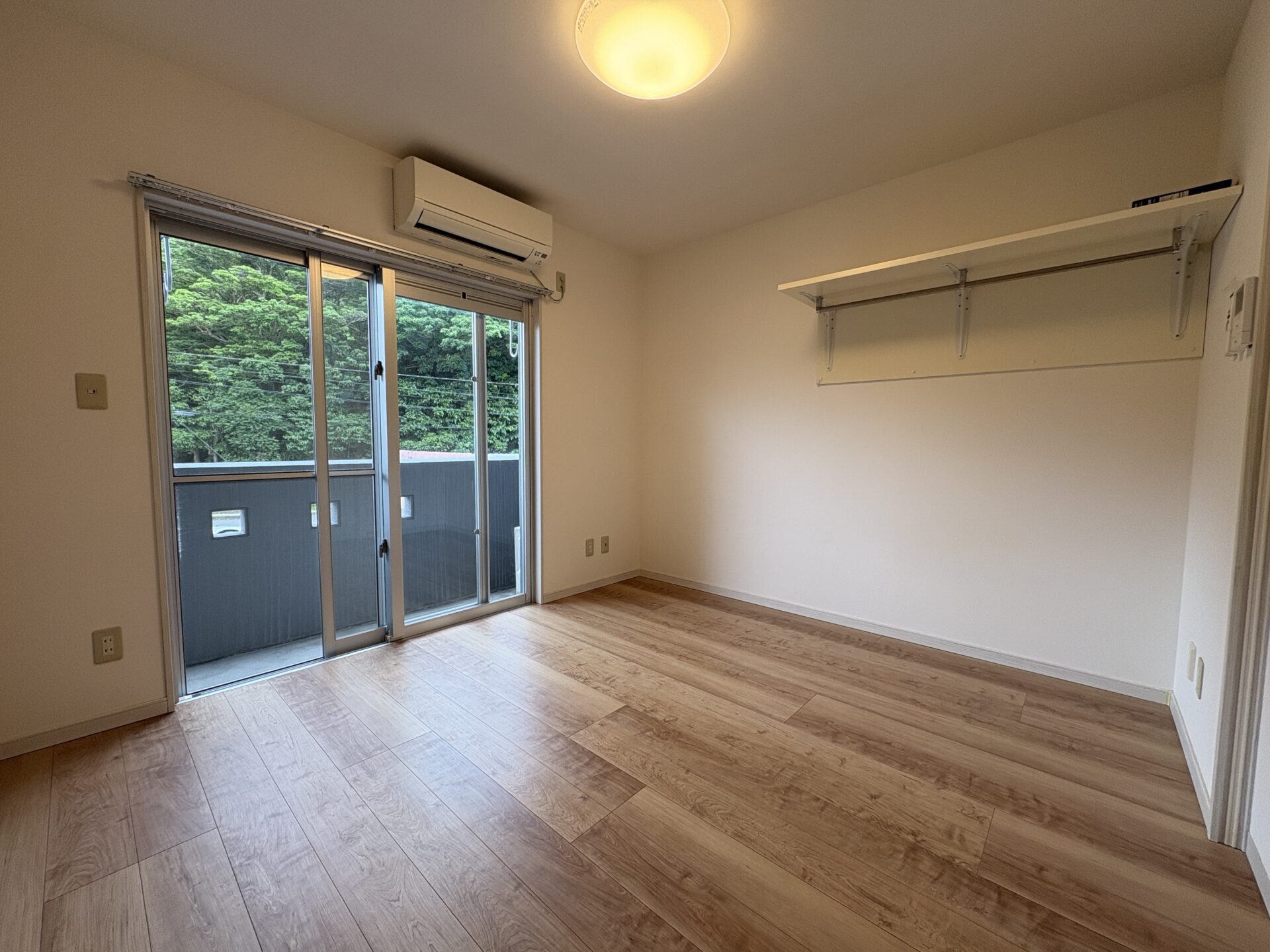 ▶クーラー標準装備で直ぐ使えます