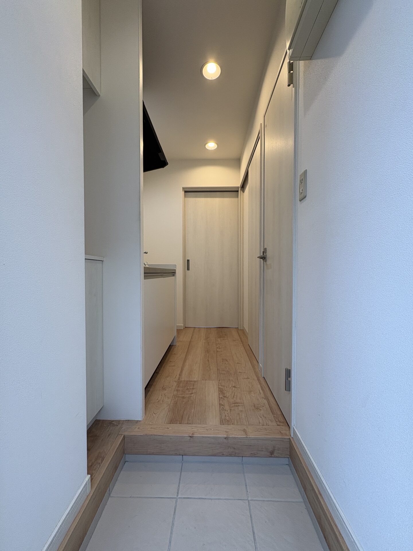 ▶広めの玄関で靴は合計で約16足収納可能