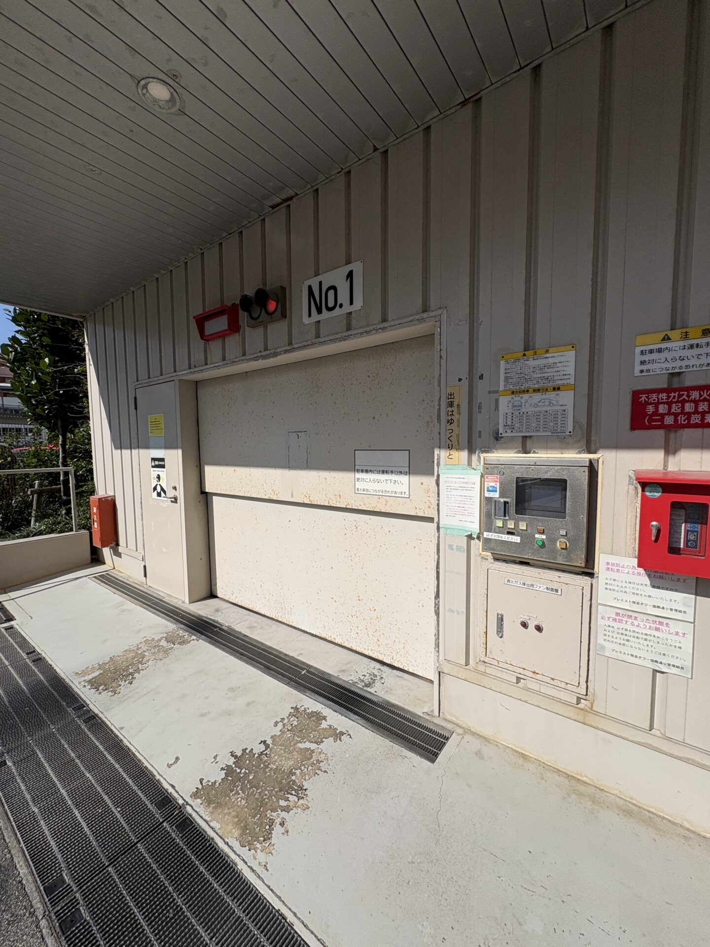 駐車場:駐車場はタワーパーキング